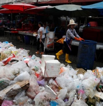 upaya mengurangi pencemaran plastik global