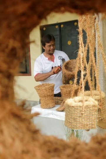 Produk hijau berbasis cocomesh kelapa