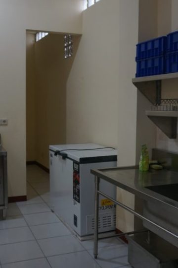 pengoperasian alur satu arah dapur sekolah
