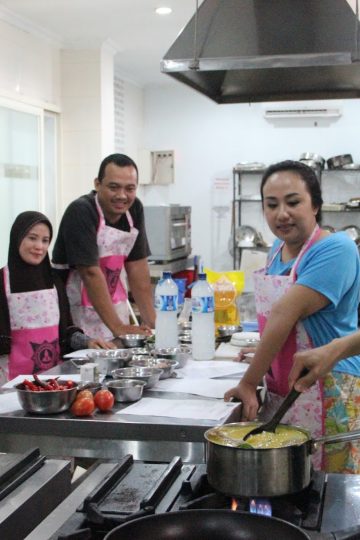 pelatihan staf kebersihan dapur