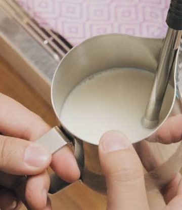 proses pencucian saluran uap susu