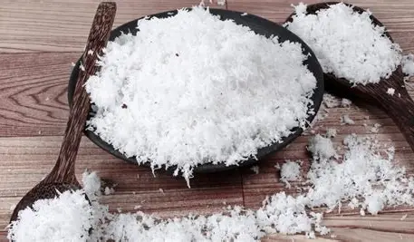 cara menggunakan mesin pemarut kelapa